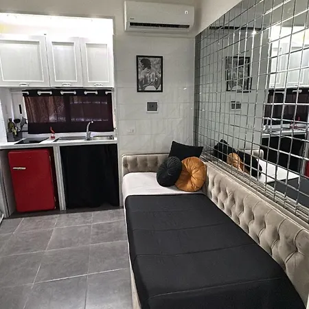 Essential Big House * Неаполь