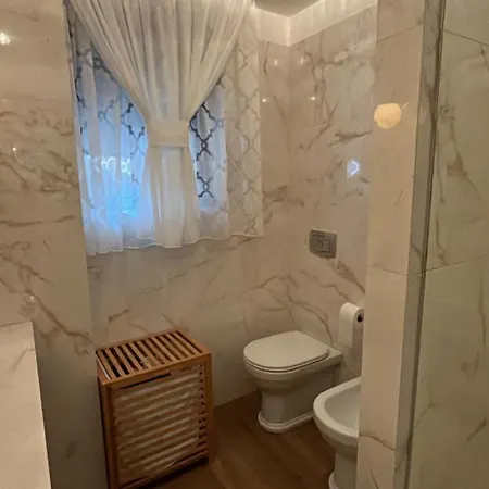 Essential Big House Apartament Neapol