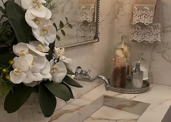 Essential Big House נאפולי