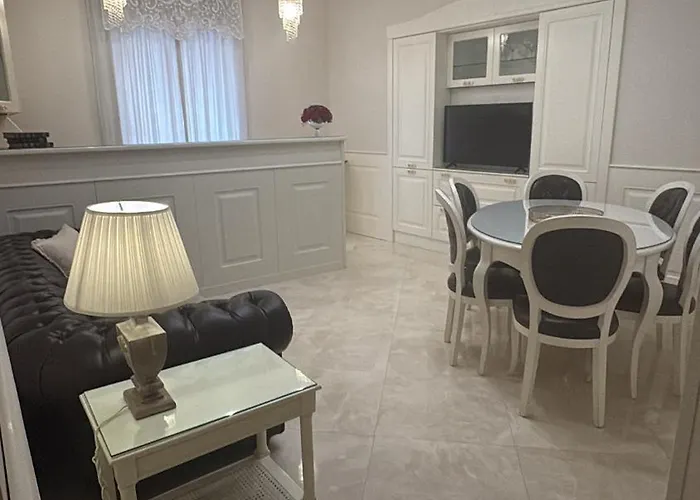 Essential Big House * נאפולי